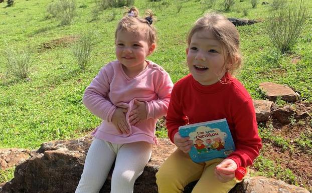 Los más pequeños disfrutan de su primer paseo contentos y en un ambiente de tranquilidad