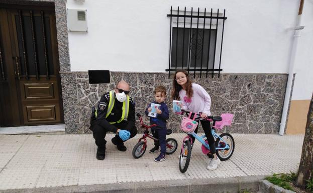 El Ayuntamiento comienza el reparto de mascarillas higiénicas para los menores de 14 años