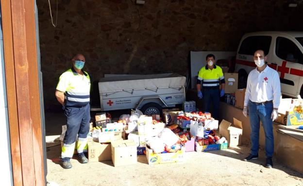 La campaña solidaria de la Mancomunidad Sierra Suroeste aporta 2.241 kilos de productos con destino a Cruz Roja
