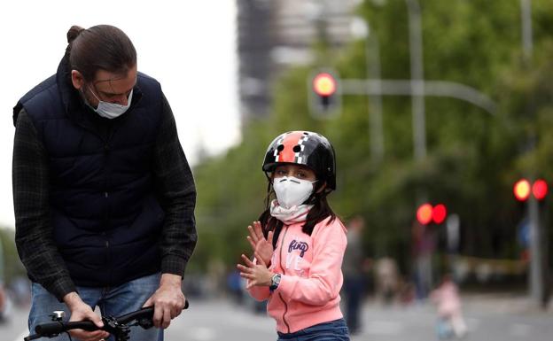 La Junta rectifica y los niños solo podrán salir hasta las 9 de la noche