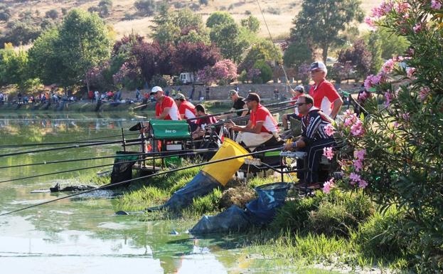 La Sociedad de Pesca Balboa prepara el 302 aniversario del Concurso Charca de la Albuera para el 14 de junio
