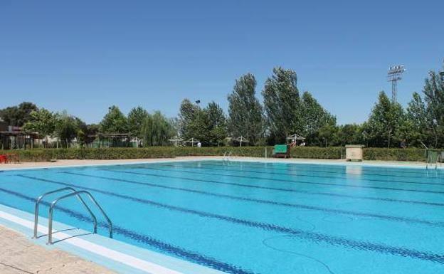 Una iniciativa ciudadana pide la apertura de la Piscina municipal de Jerez