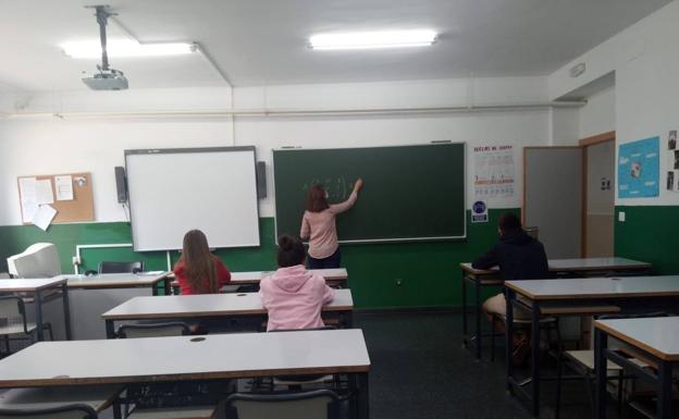 Los IES 'El Pomar' y 'Ramón Carande' reabren para tutorías a 2º de Bachillerato, 4º de ESO Y 2º de FP