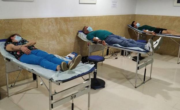 La solidaridad de los donantes se desborda con 328 bolsas de sangre en la segunda campaña del año