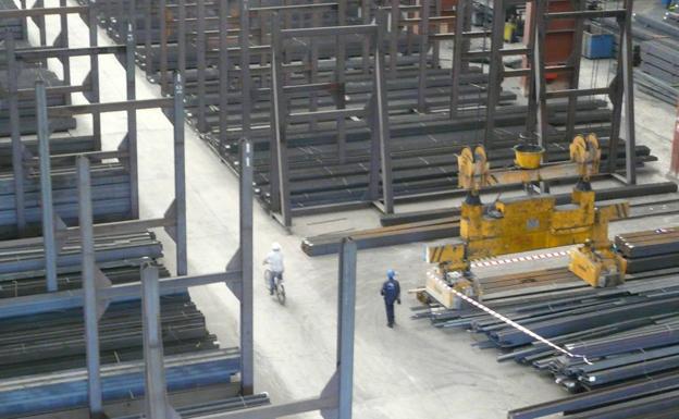 Los Comités de Gallardo Balboa exigen que en el acuerdo de venta tenga prioridad la garantía del empleo de todas las plantas