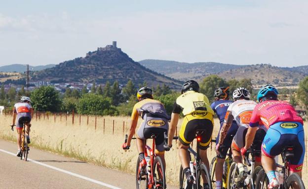 Miembros del Club Ciclista de Jerez participan en el reto 'Extremeñamente' a partir de este jueves