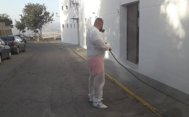El Ayuntamiento de Jerez retoma las tareas de desinfección en calles y espacios públicos de mayor tránsito
