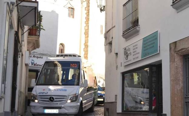 El servicio de bus urbano incorpora, este jueves, dos rutas para facilitar el transporte del alumnado a los centros educativos