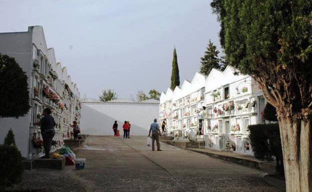 Nuevas medidas de seguridad e higiene en el cementerio de cara al puente de Todos los Santos y Difuntos
