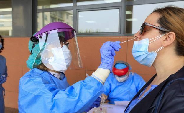 Salud Pública notifica 10 nuevos casos positivos por Covid-19 en Jerez y 1 en Brovales