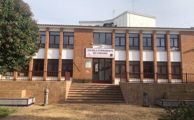 El Ayuntamiento suspende el servicio de la OMIC, pero mantiene la Escuela Permanente de Consumo