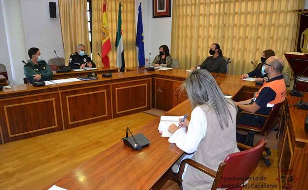 Jerez reabre la Escuela Municipal de Música, las instalaciones deportivas y el mercadillo