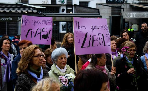 Jerez se suma a la conmemoración del 25N bajo el lema 'Levántate, coge aire… estamos contigo'