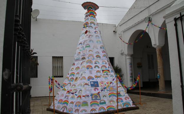 Los niños y niñas, protagonistas del árbol de Navidad de 'San Roque'