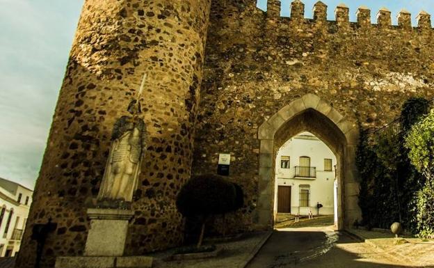 Este viernes, se presenta el libro 'Hernando de Soto, Más allá del valor' de Feliciano Correa y Juan José Estepa