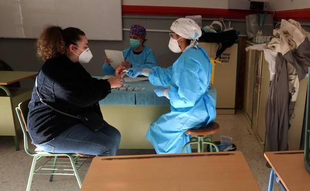 Salud Pública notifica 4 nuevos casos positivos en Jerez y 2 en Valuengo