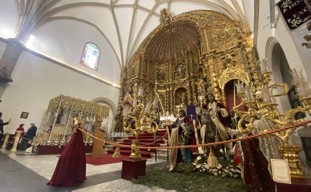 Inaugurada la exposición 'Una joya en Jerez, sus cofradías'