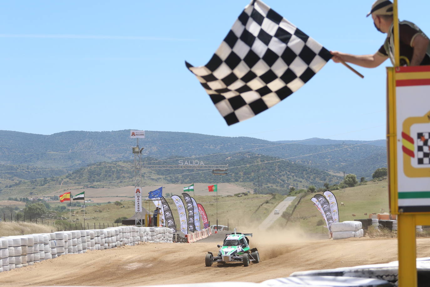 Más de 40 pilotos participan en el 40º Autocross 'Ciudad Jerez de los Caballeros'