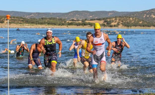Jerez celebra este domingo, 29 de agosto, su VII Triatlón 'Ciudad del Temple'
