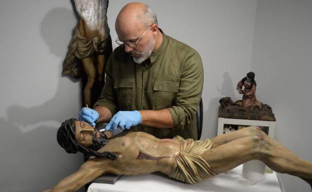 El Cristo de la Vera Cruz vuelve al culto tras su restauración