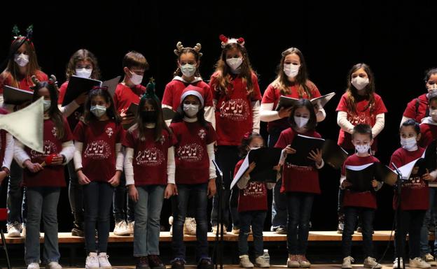 El cine-teatro Balboa acoge, esta tarde, el concierto de Navidad a cargo del alumnado de la Escuela Municipal de Música
