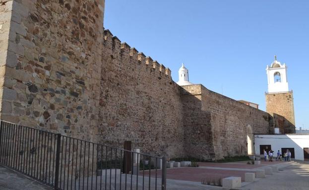 La Diputación invierte 514.175 euros en Jerez de los Caballeros y pedanías en el plan Cohesion@, en cultura y en accesibilidad