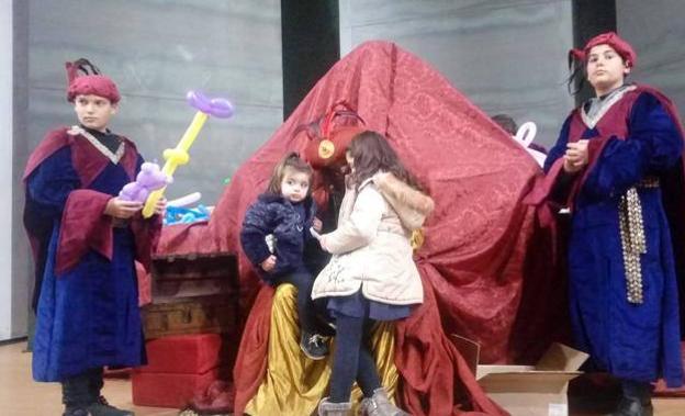 El Cartero Real visita Jerez y sus pedanías para recoger las cartas de los más pequeños