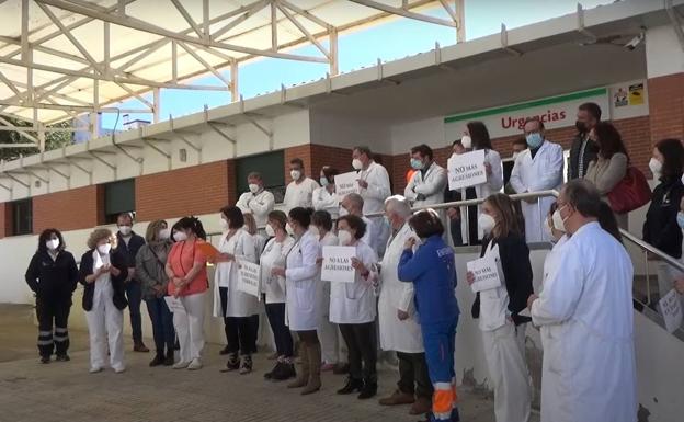 El equipo de Atención Primaria del Centro de Salud de Jerez denuncia agresiones verbales y físicas en su entorno laboral