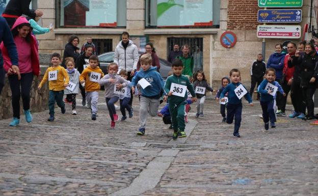 La Junta de Cofradías organiza, este domingo, la XII 'Carrera y Caminata Solidaria'