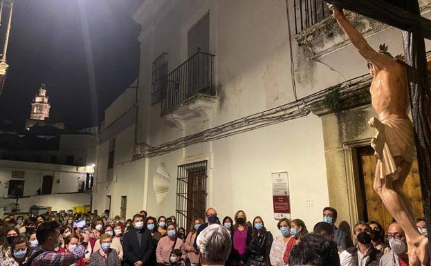 La Hermandad de Penitentes realiza este domingo, 20 de marzo, el traslado del Cristo de la Vera Cruz
