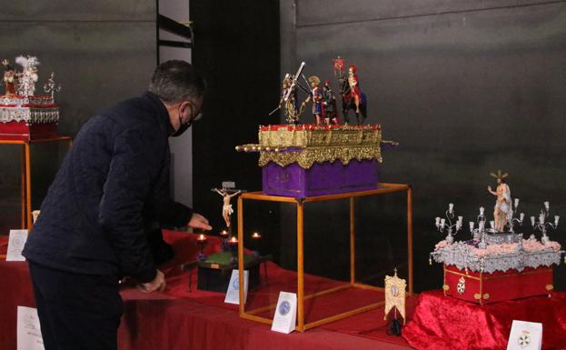 La Casa de la Cultura acoge la exposición 'Semana Santa de Jerez de los Caballeros. Tradición y Cultura' hasta el 18 de abril