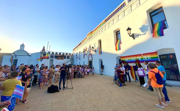 Jerez conmemora el Día Internacional del Orgullo LGTBI bajo el lema «Libertad de Ser»