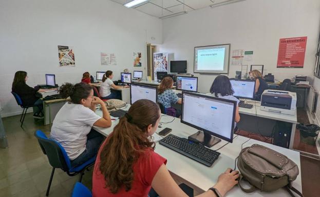 El NCC de Jerez invita a «cacharrear» con los talleres «Programación creativa, robótica e IA» y «Cultura Maker e impresión 3D»