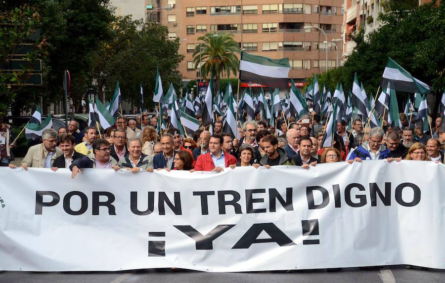El Ayuntamiento fletará autobuses para la manifestación por el tren