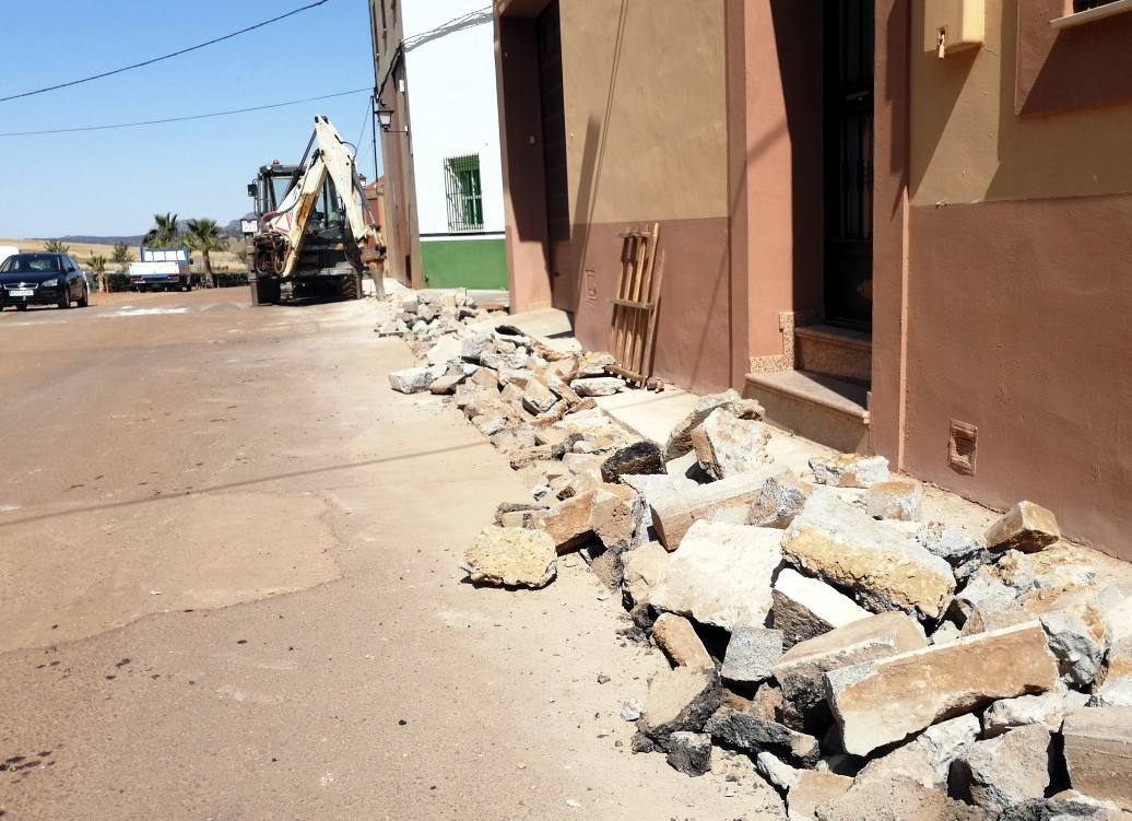 La calle Mérida contará con nuevos acerados