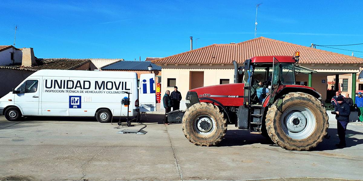 Los tractores y ciclomotores podrán pasar la ITV el 28 de junio