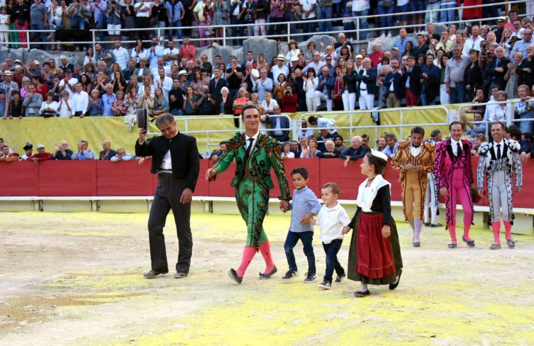 Ángel Pérez, mayoral de la ganadería Jandilla, triunfa en Francia