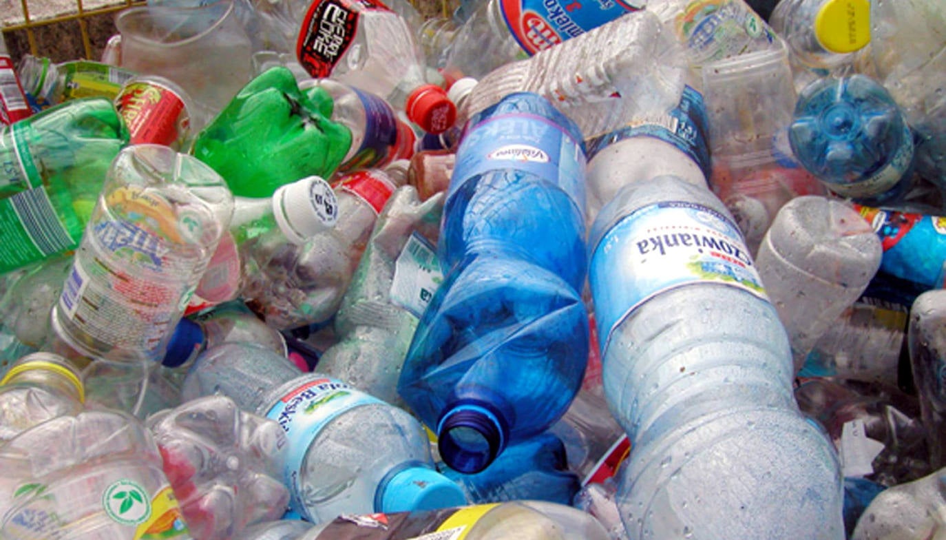 El Ayuntamiento lanza la campaña 'Mejor sin plásticos, utiliza envases reutilizables'