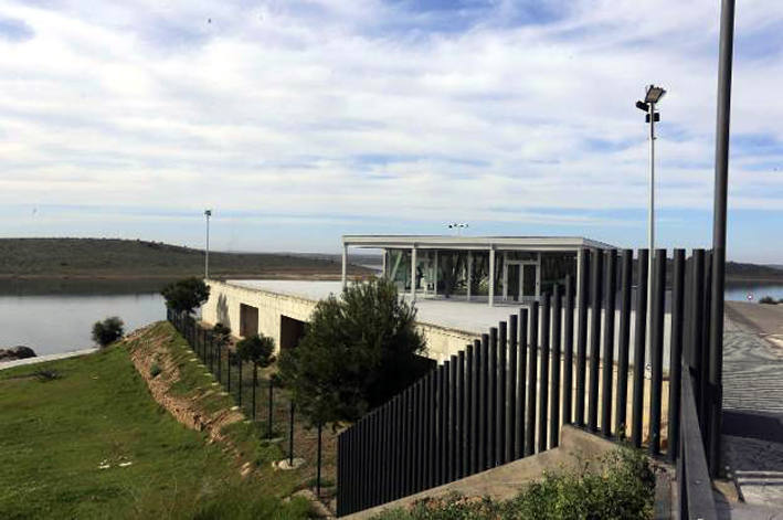 El centro de piragüismo de Alange inicia su actividad con nueve años de retraso