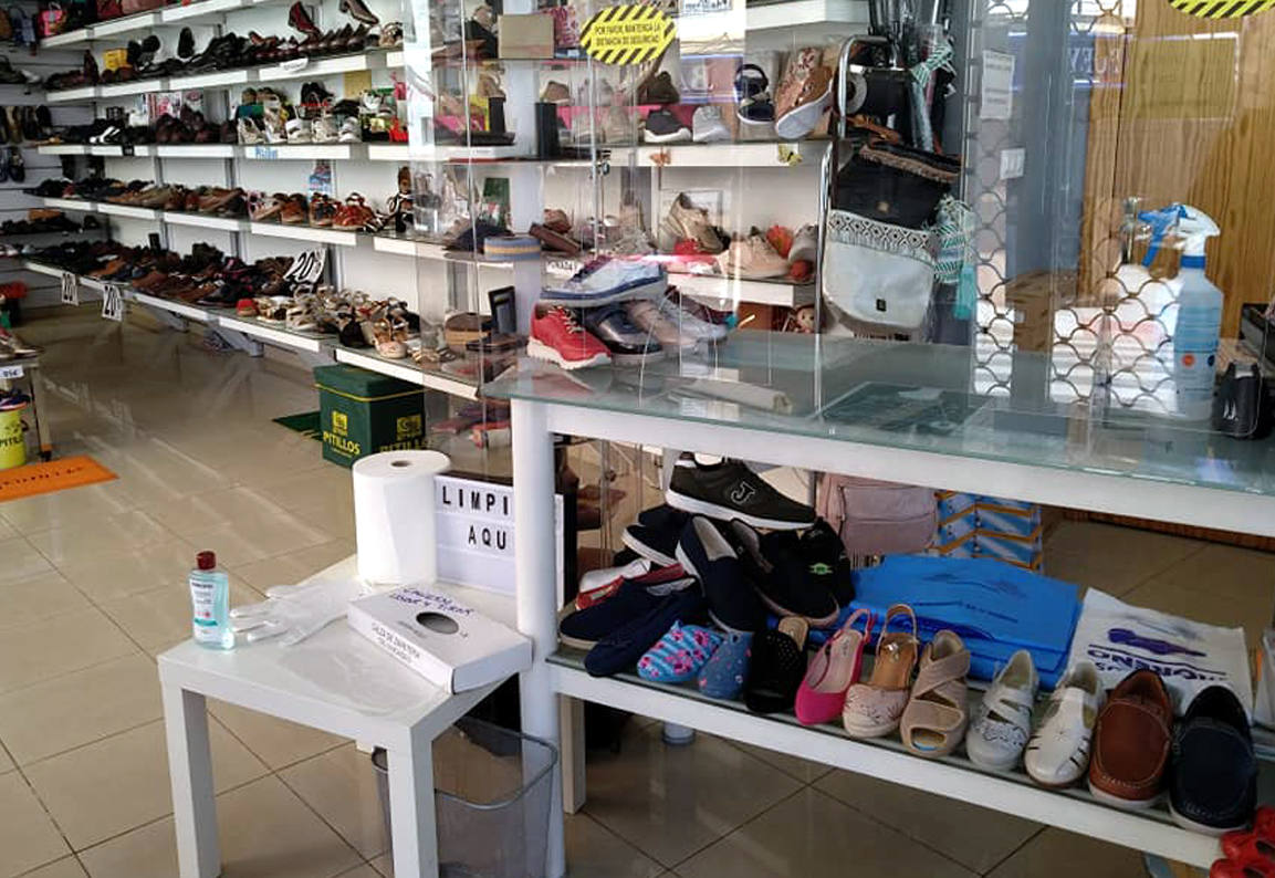 Las tiendas abren hoy sus puertas