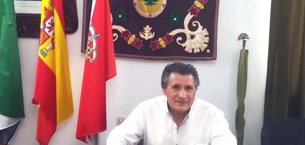 Entrevista a Miguel Sánchez Caballero, secretario del Ayuntamiento, con motivo de su jubilación