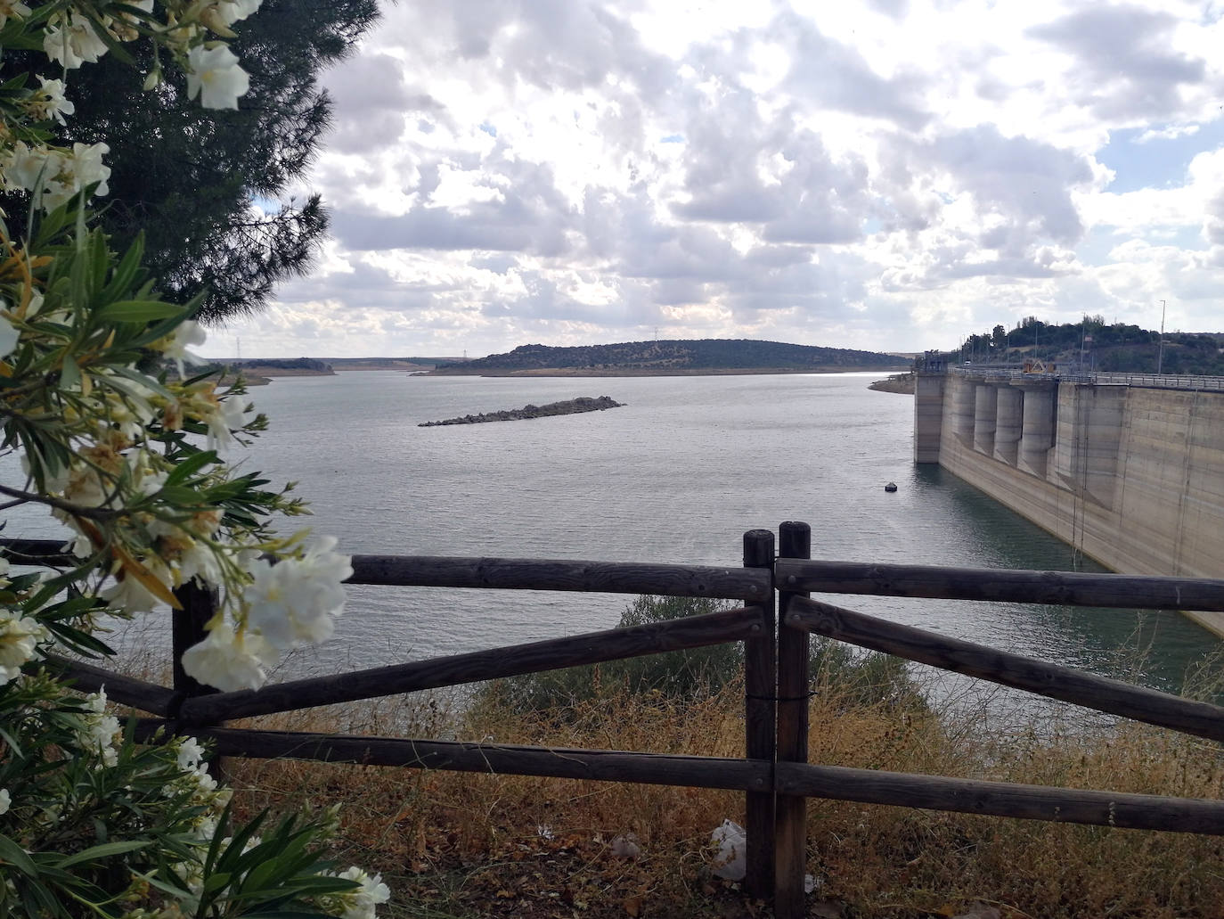 La Confederación declara el estado de sequía en la presa de Alange