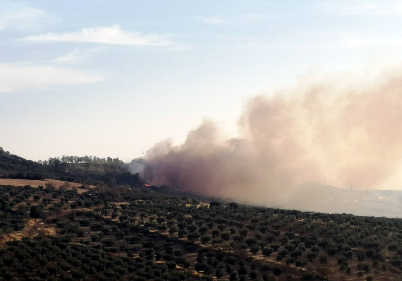 Estabilizado el incendio declarado en las proximidades de Alange