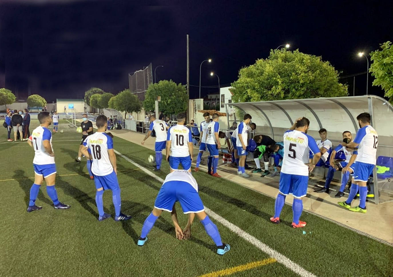 Vuelve el fútbol al césped de la ciudad deportiva