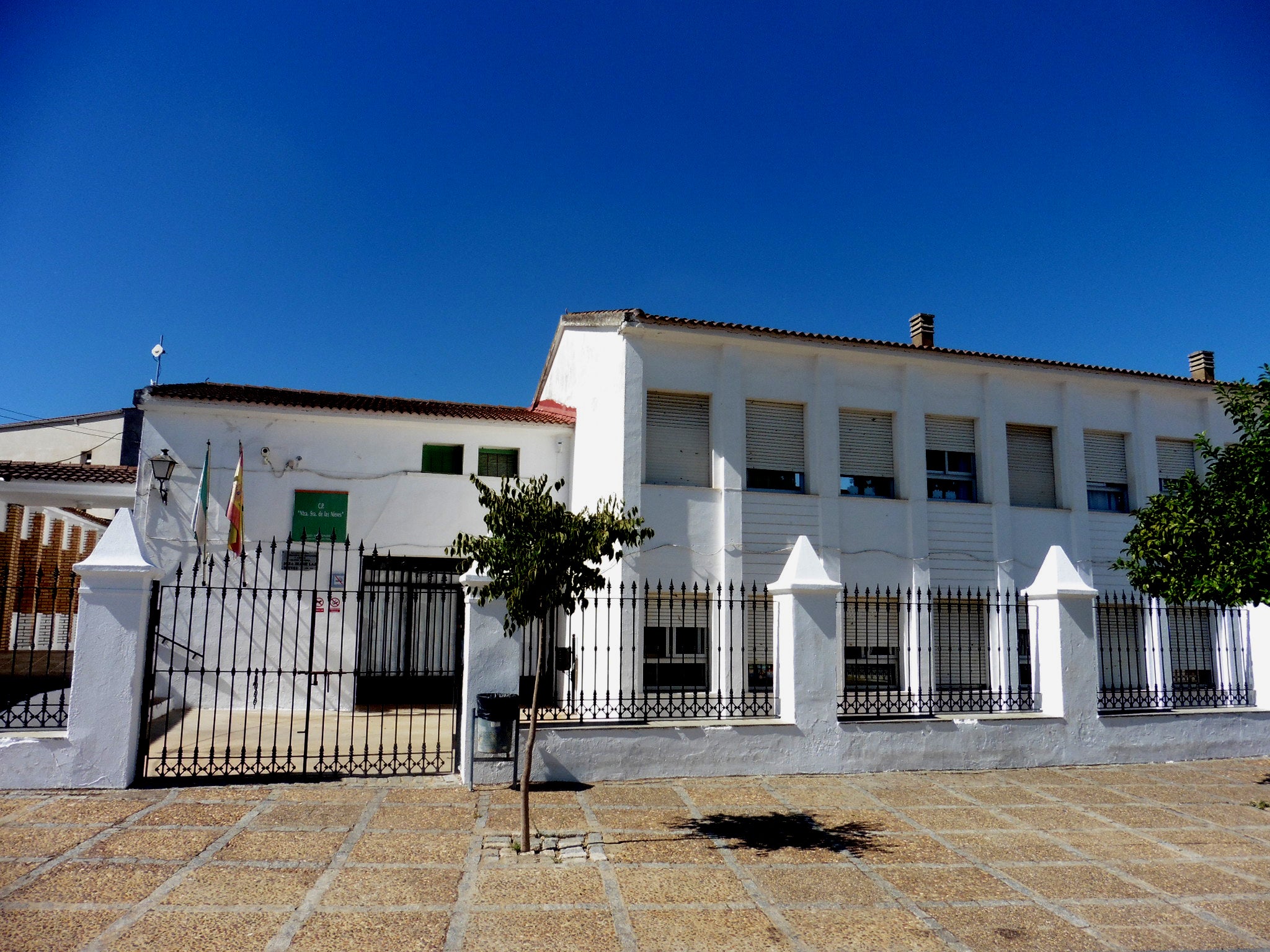 Confinada una clase del colegio por el positivo de un alumno