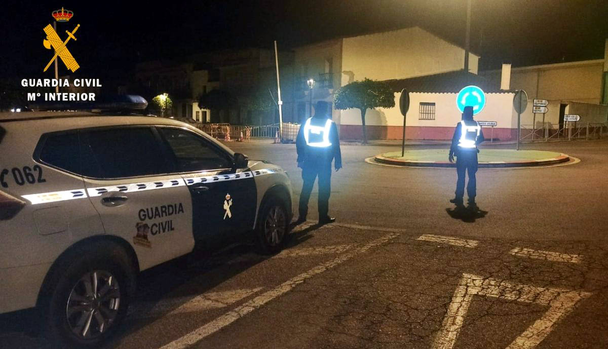 La Guardia Civil de Alange detiene a tres vecinos de Oliva de Mérida por numerosos robos
