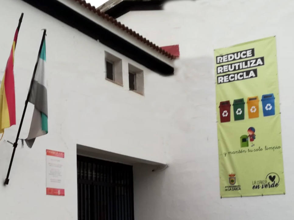 La campaña 'La Zarza en verde' pretende fomentar la cultura del reciclaje