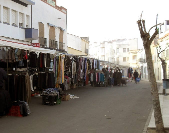 El mercadillo recupera este martes la normalidad
