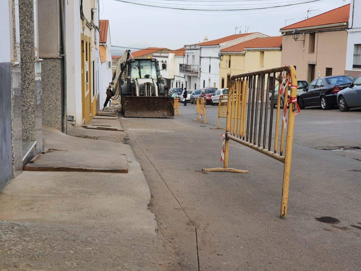La calle Reyes Huertas renovará los acerados y la tubería del agua