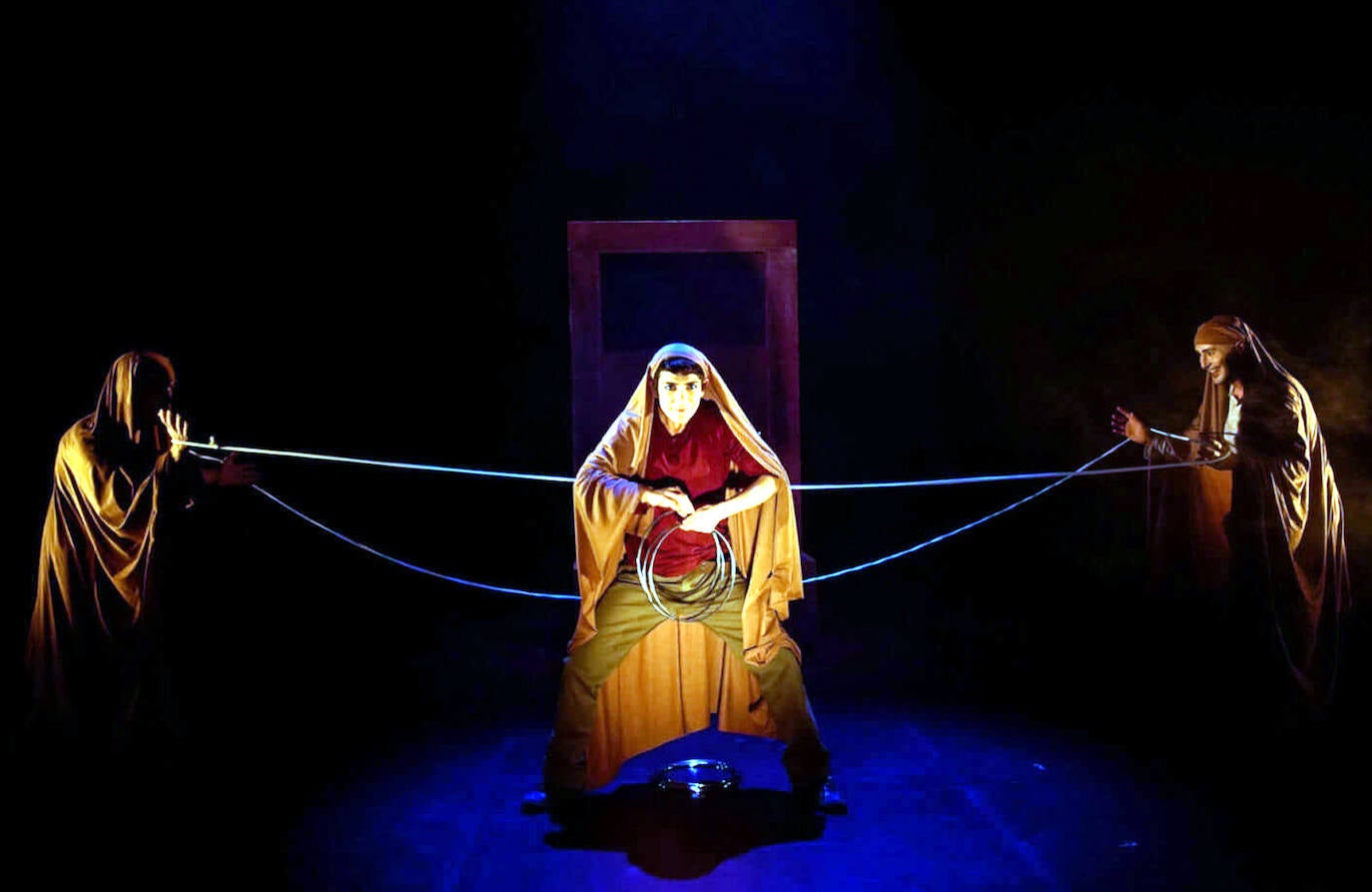 El auditorio acoge este domingo la representación de «Celestina, la tragiclownmedia»